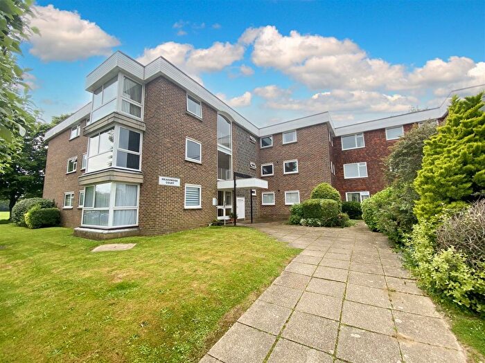 2 Bedroom Flat To Rent In Meadowside Court, Goring Street, Goring-By-Sea, Worthing, BN12