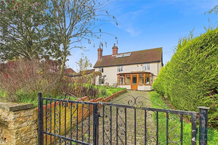 3 Bedroom Semi-Detached House For Sale In Sunnyside, Nr Trowbridge, BA14