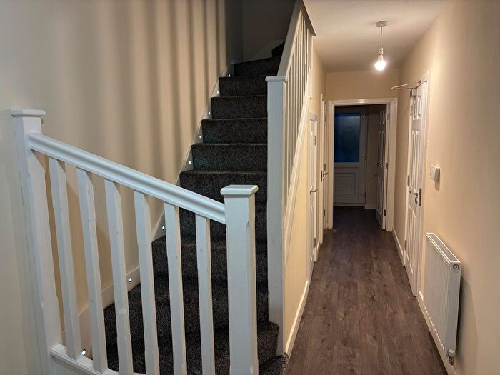4 Bedroom Town House To Rent In Alder Mews, Batley, WF17