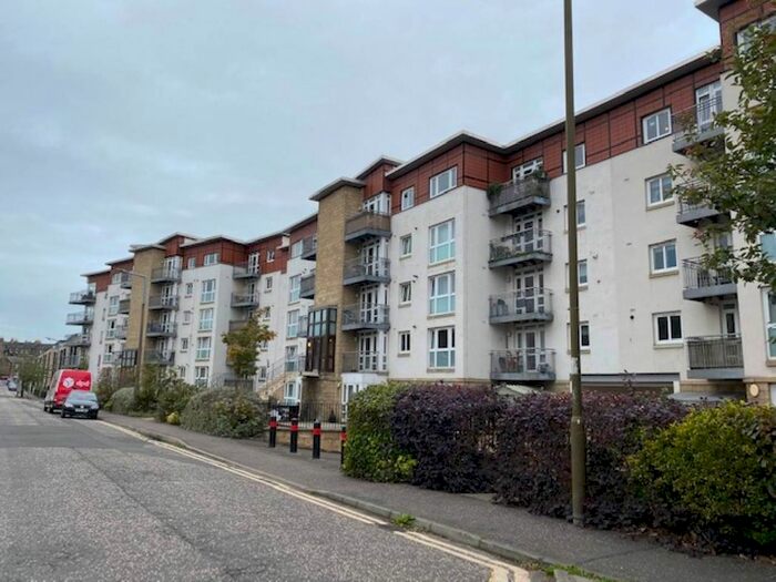 2 Bedroom Flat To Rent In Brunswick Road, Edinburgh, EH7