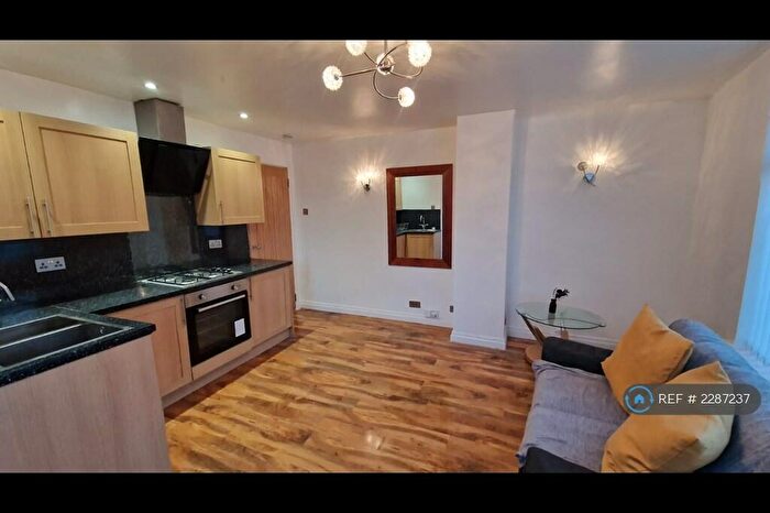 1 Bedroom Flat To Rent In Leopold Avenue, Manchester, M20