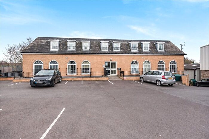 2 Bedroom Flat For Sale In Love Lane, Cirencester, Gloucestershire, GL7
