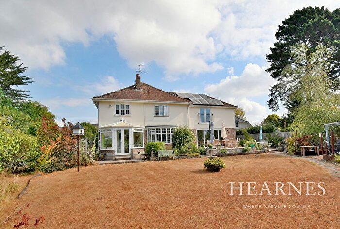6 Bedroom Detached House For Sale In Turbary Road, Ferndown, BH22