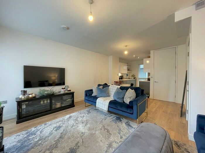 3 Bedroom Town House To Rent In Blossom Street, Manchester, M4