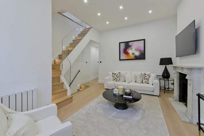 2 Bedroom Flat To Rent In Harrington Gardens, London, SW7