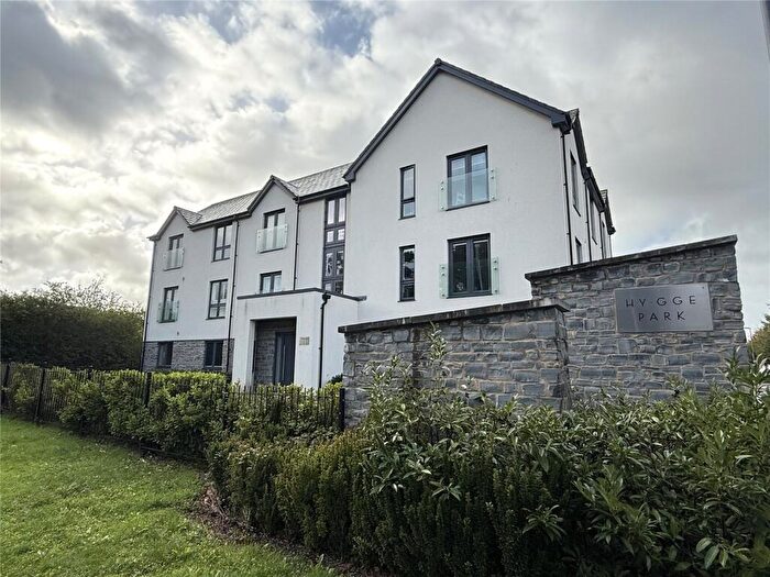 2 Bedroom Apartment To Rent In Fairfield Way, Keynsham, Bristol, BS31