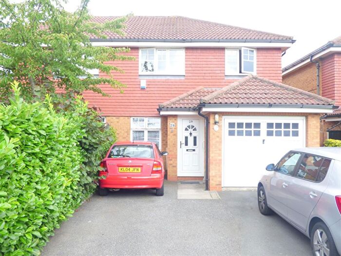 3 Bedroom Semi-Detached House To Rent In Gresham Road, Hounslow, TW3