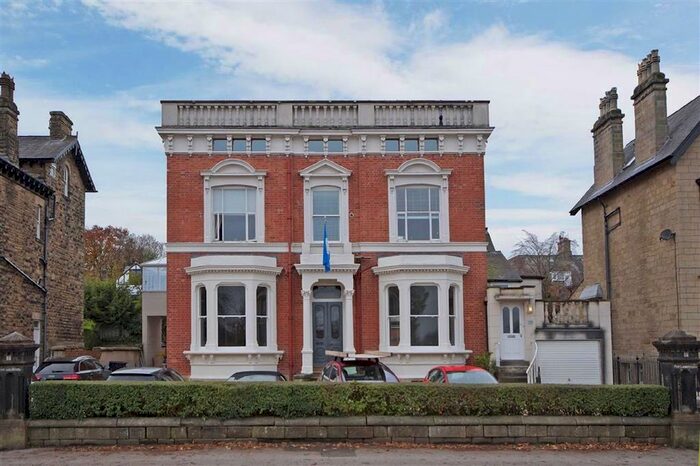 3 Bedroom Flat To Rent In Leeds Road, Harrogate, North Yorkshire HG2