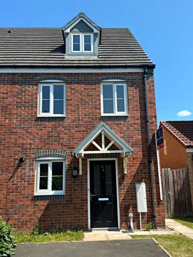 3 Bedroom End Of Terrace House To Rent In Hoskins Lane, Middlesbrough, TS4