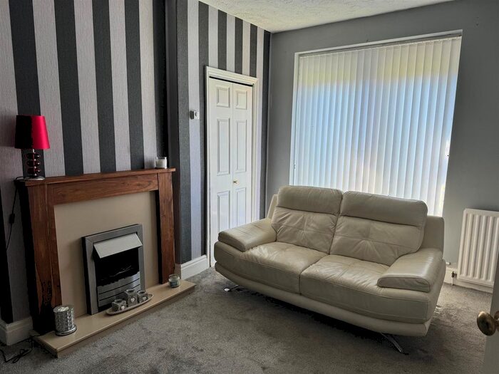 2 Bedroom Flat To Rent In Deneholm, Wallsend, NE28