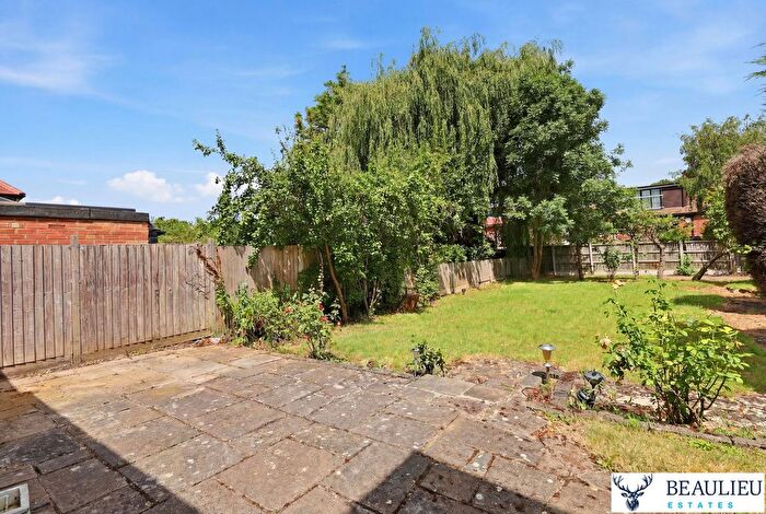 4 Bedroom Semi-detached House For Sale In Chigwell Park Drive, Chigwell, IG7