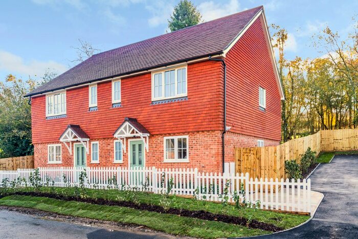 3 Bedroom Semi-Detached House For Sale In Catts Hill, Rotherfield, TN6