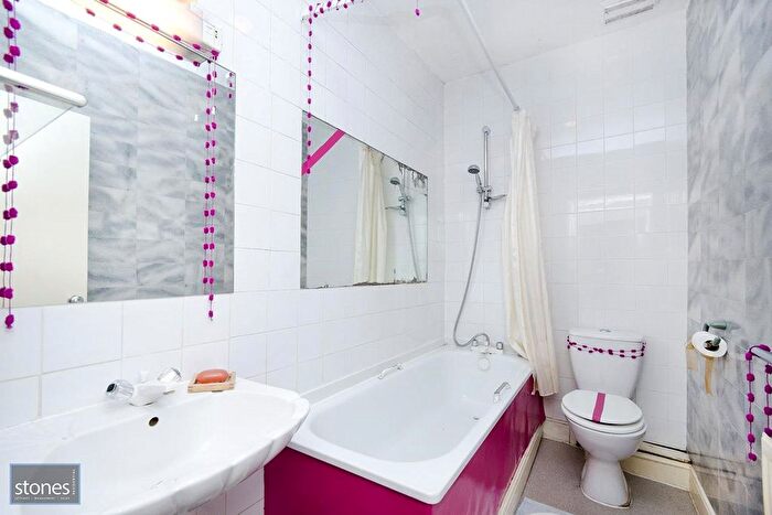 1 Bedroom Flat To Rent In Canfield Gardens, South Hampstead, London, NW6