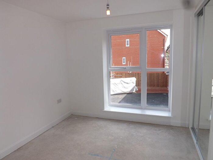 2 Bedroom Flat To Rent In Broadhurst Place, Basildon, SS14