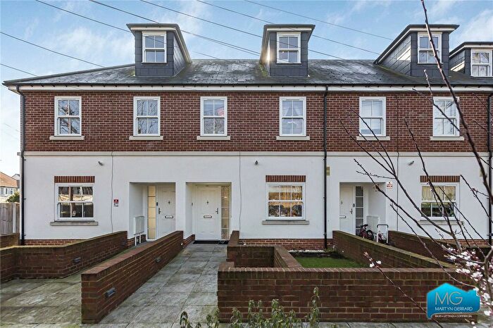 4 Bedroom Terraced House To Rent In Accommodation Road, Barnet, Hertfordshire, EN4
