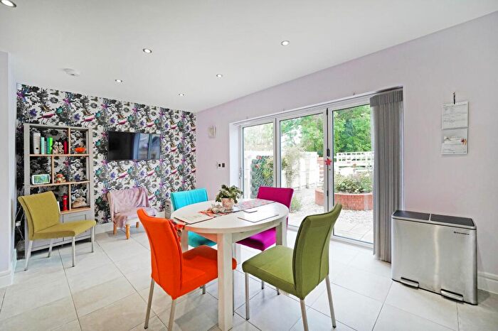 3 Bedroom Terraced House For Sale In Old Warwick Road, Lapworth, B94