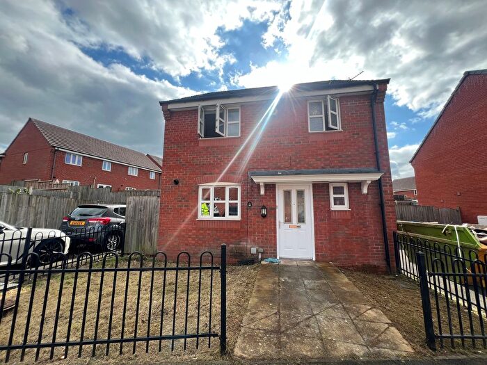 3 Bedroom Detached House To Rent In Braithwaite Road, Manchester, M18