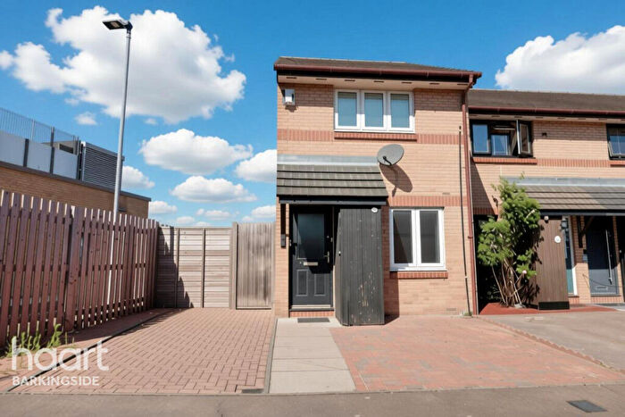 2 Bedroom End Of Terrace House For Sale In Torbitt Way, Newbury Park, IG2