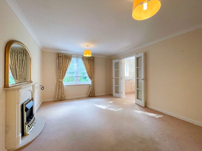 1 Bedroom Flat For Sale In Nelson Court, Glen View, Gravesend, Kent, DA12