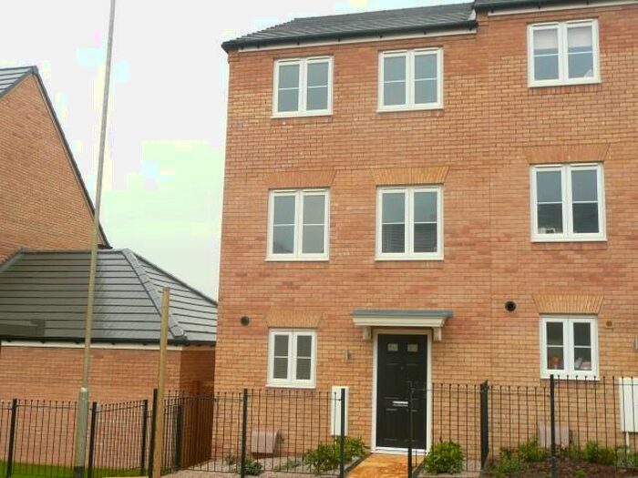 4 Bedroom Town House To Rent In Driver Way, Wellingborough, Northamptonshire, NN8