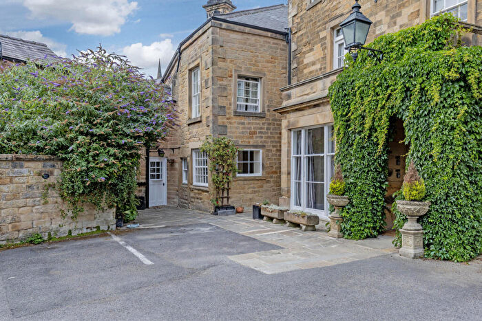2 Bedroom Apartment For Sale In Water Street, Bakewell, DE45