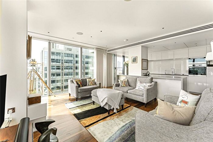 3 Bedroom Flat For Sale In The Heron, Moor Lane London, EC2Y - Photo 2
