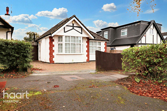 2 Bedroom Bungalow For Sale In Hill Lane, Ruislip, HA4