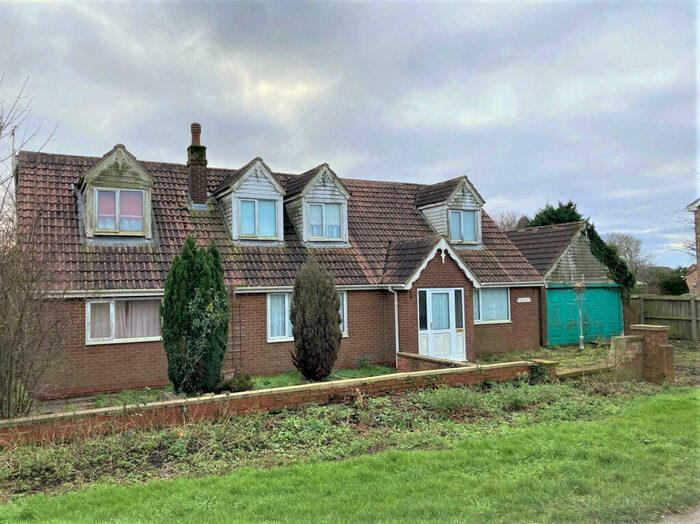 6 Bedroom Bungalow For Sale In Hull Road, Keyingham, Hull, HU12