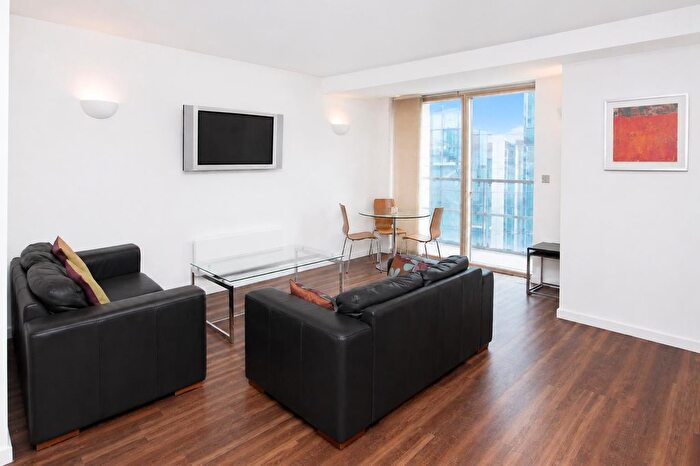2 Bedroom Flat For Sale In West Point, Wellington Street, LS1