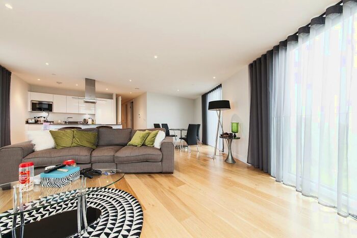 3 Bedroom Apartment To Rent In Parkside, Cambridge, CB1