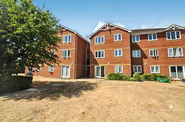1 Bedroom Flat For Sale In Benfleet Road, Hadleigh, SS7