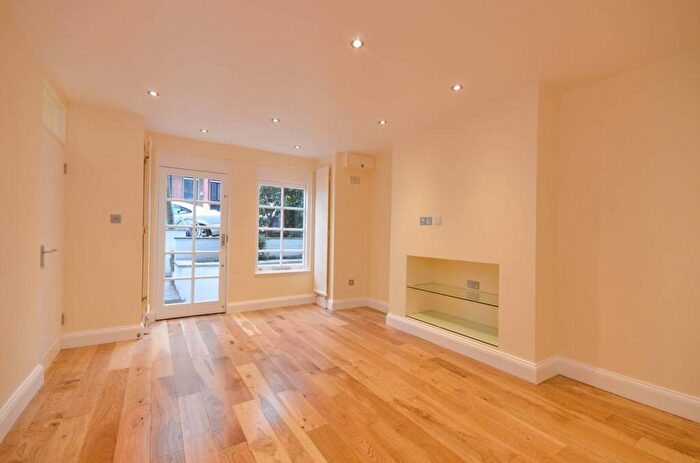 2 Bedroom Flat To Rent In Carlingford Road, Hampstead, London, NW3