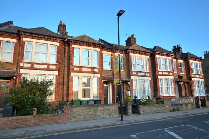 1 Bedroom Flat To Rent In Milkwood Road, London, SE24