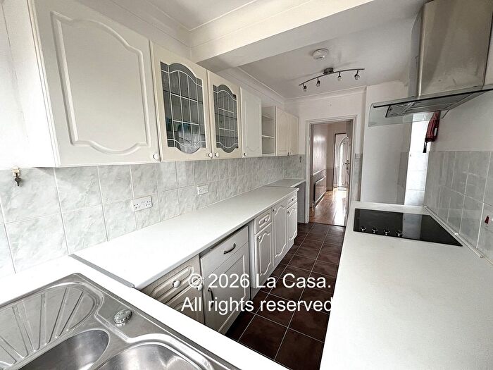 3 Bedroom Semi-Detached House For Sale In South Park Crescent, London, SE6