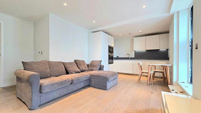 2 Bedroom Apartment To Rent In The Merchant Building, Wharf Road, London, N1