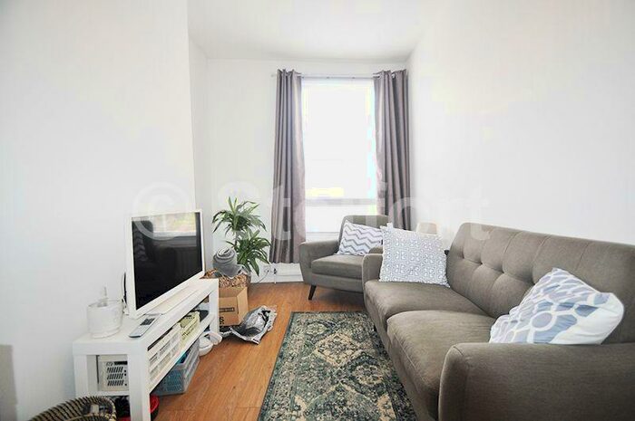 2 Bedroom Flat To Rent In Junction Road, London, N19