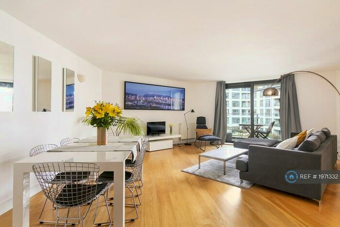 3 Bedroom Flat To Rent In St. Williams Court, London, N1