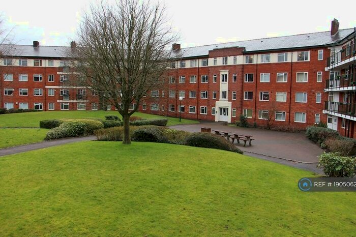 2 Bedroom Flat To Rent In Melmerby Court, Salford, M5