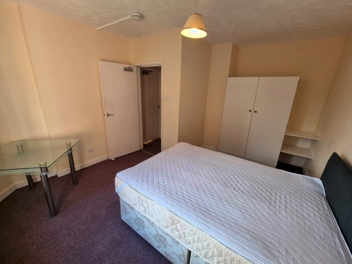 1 Bedroom Flat To Rent In Moss Lane East, Manchester, M14