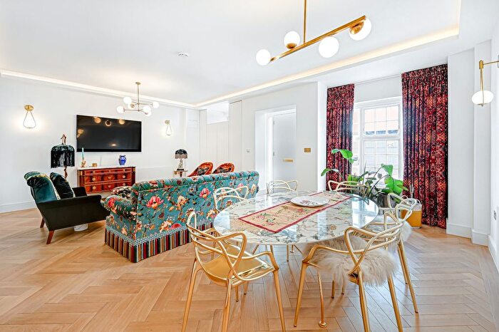 2 Bedroom Mews To Rent In Belgrave Mews South, Belgravia, SW1X