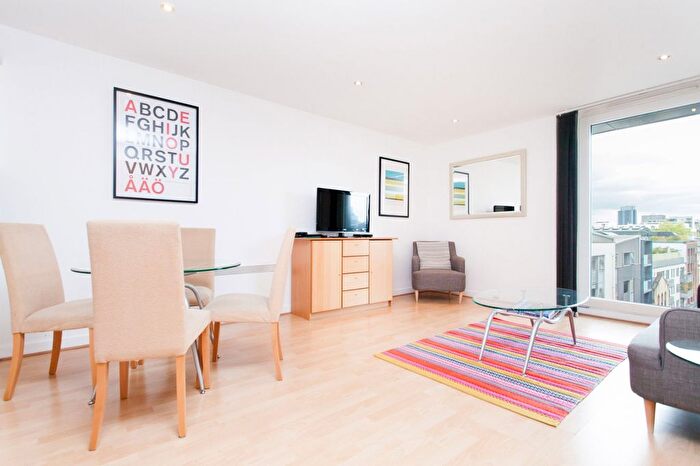 1 Bedroom Flat To Rent In Horse Shoe Court, Brewhouse Yard, EC1V