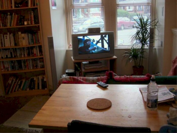 2 Bedroom Terraced House To Rent In Queens Road, Hyde Park, Leeds, LS6