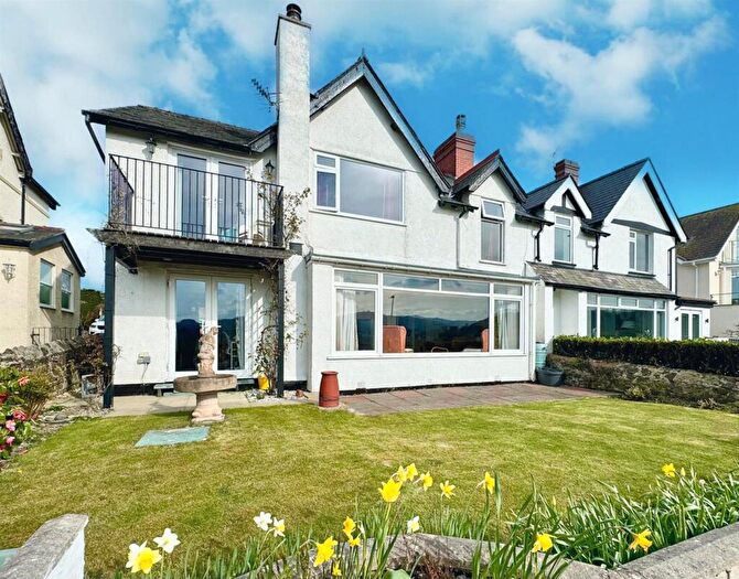 4 Bedroom House For Sale In Warren Drive, Deganwy, Conwy, LL31
