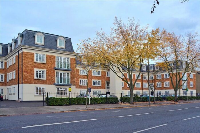 3 Bedroom Flat To Rent In Brompton Court, Tweedy Road, Bromley, BR1