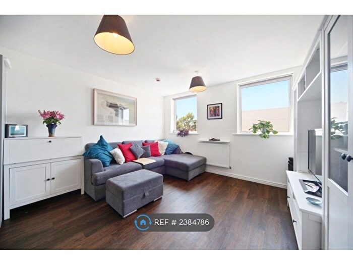2 Bedroom Flat To Rent In Old Devonshire Road, London, SW12