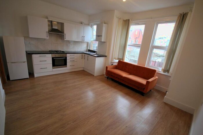2 Bedroom Flat To Rent In Spencer Road, Harrow, HA3