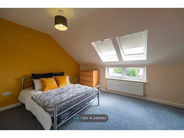 6 Bedroom Semi-Detached House To Rent In Radcliffe Mount, Nottingham, NG2