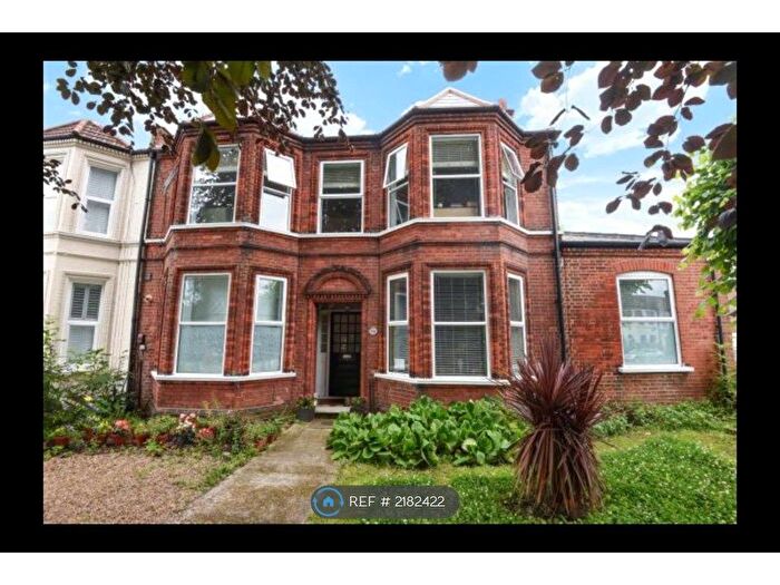 2 Bedroom Flat To Rent In Hither Green, London, SE13