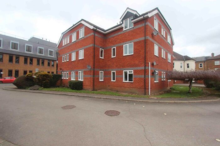 2 Bedroom Flat To Rent In Windsor, Kings Road - Furnished, SL4