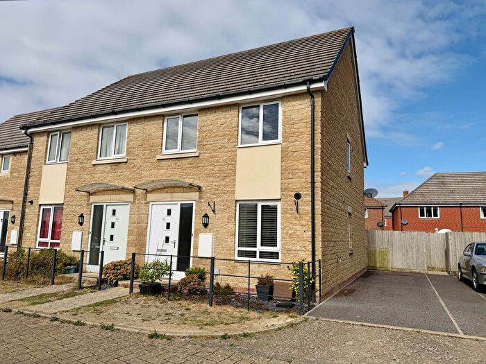 3 Bedroom Semi Detached House For Sale In Juniper Way, Didcot, OX11